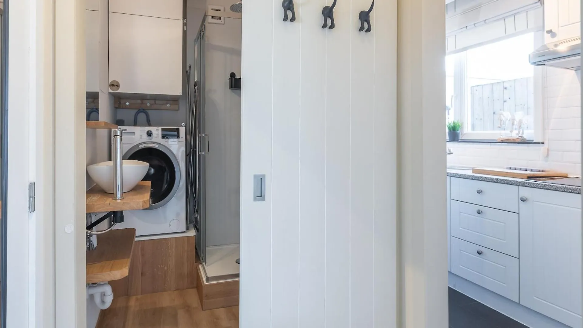 아파트 Renovated Studio With Roof Terrace Near The Sea 미들케르케